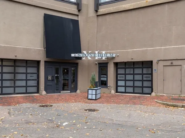 a view of a garage