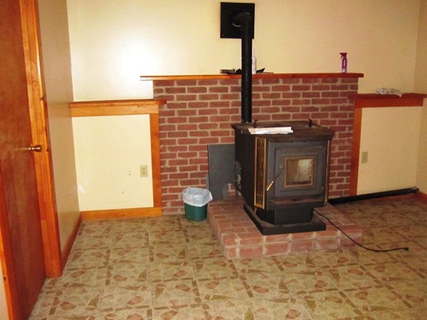 1050 Russell Road Westfield, MA 01085 - Photo 10 of 14 Gallery Image 10