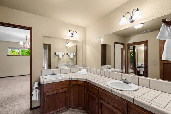 $2,950,000 | 20592 Ayers Avenue, Escalon, CA 95320