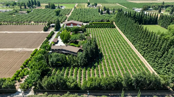 $2,950,000 | 20592 Ayers Avenue, Escalon, CA 95320