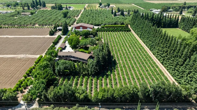 $3,900,000 | 20592 Ayers Avenue, Escalon, CA 95320
