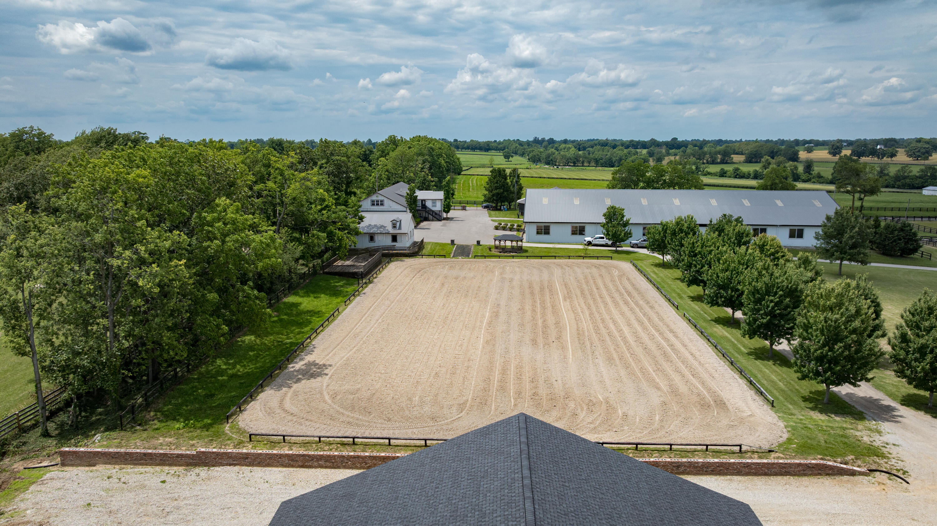 120'x220' outdoor arena