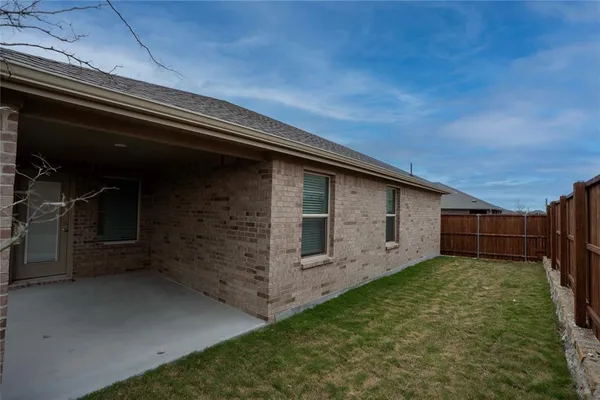 $2,300 | 4112 Limestone Blf Drive, Celina, TX 75009