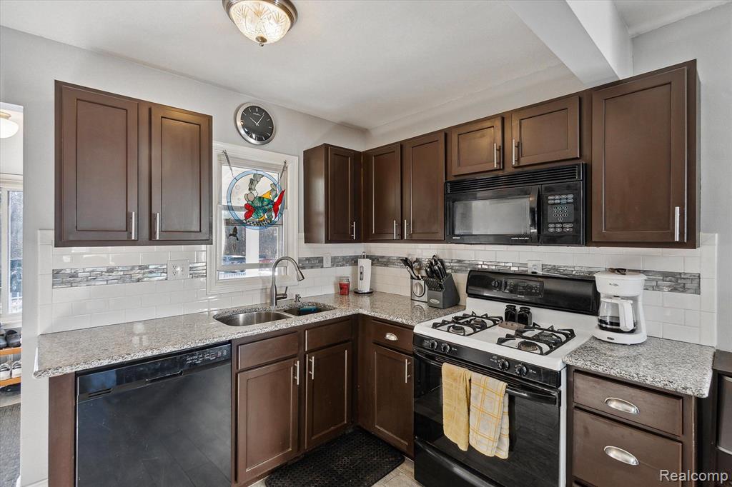 336 Heights Road Lake Orion, MI 48362 - Photo 22 of 54