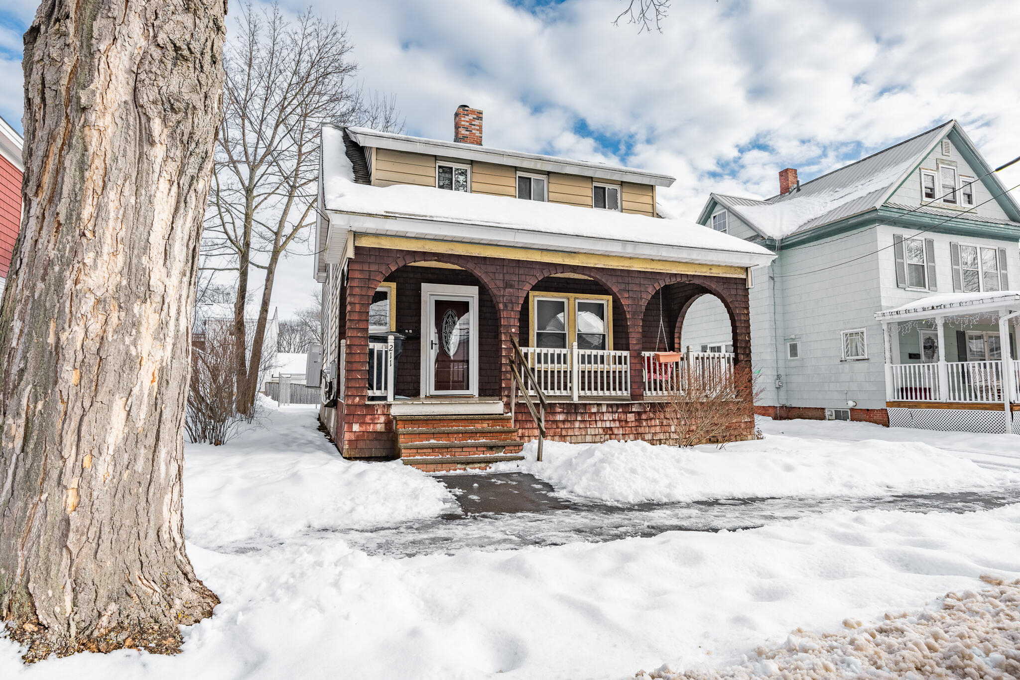211 Maple Street Bangor, ME 04401 - Photo 1 of 30 211 Maple Exterior-10