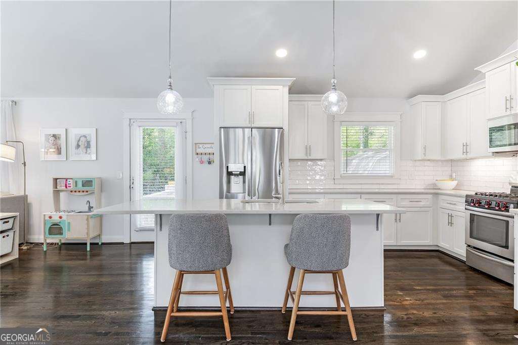 2171 Azalea Circle Decatur, GA 30033 - Photo 11 of 37