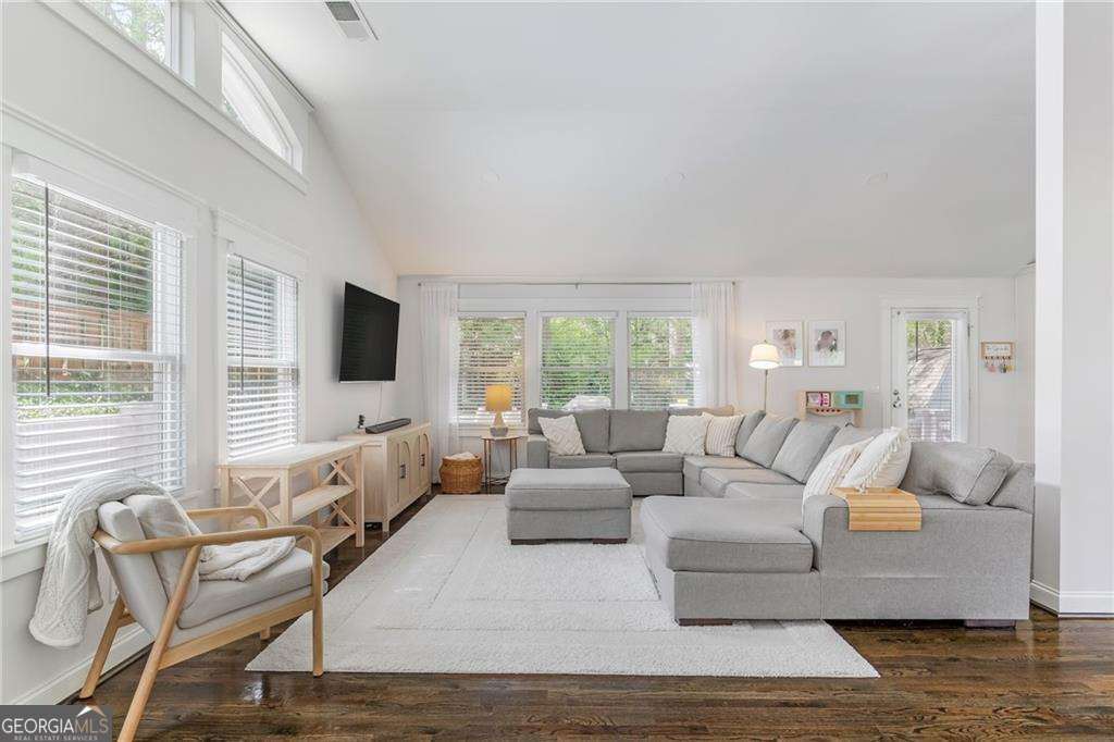 2171 Azalea Circle Decatur, GA 30033 - Photo 7 of 37