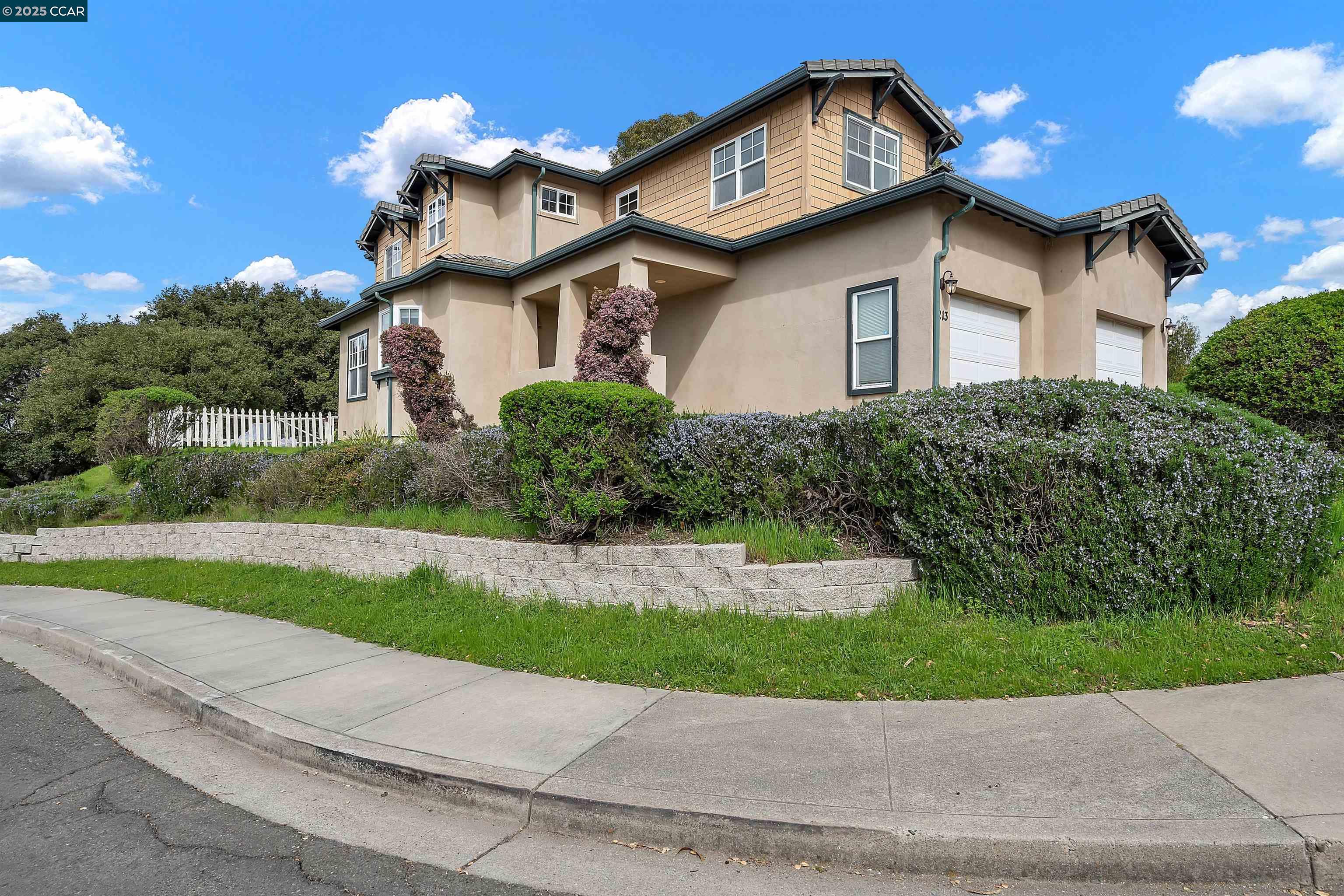 213 North Rancho Place Pinole, CA 94564 - Photo 2 of 26