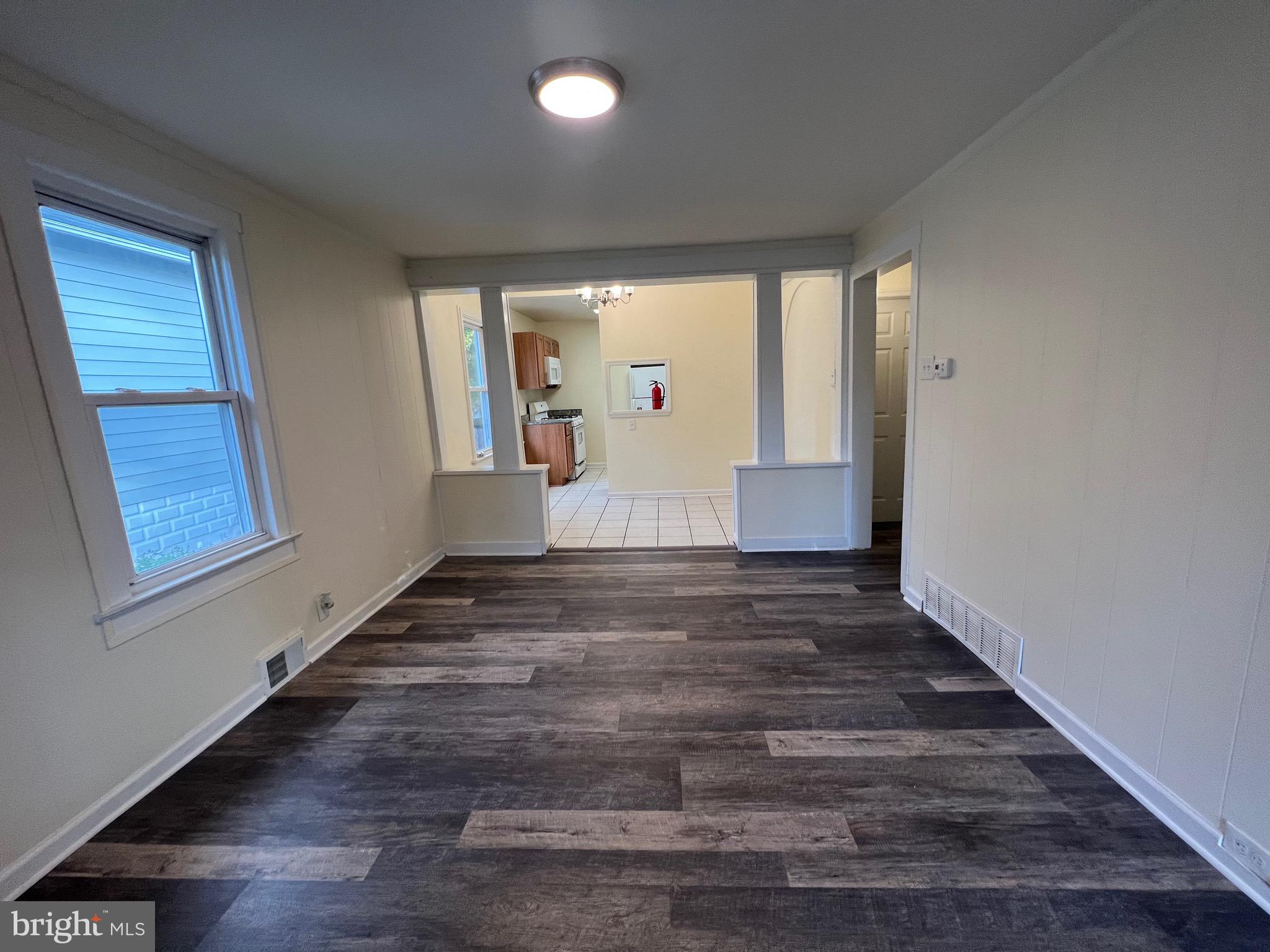 19 Holly Street Clementon, NJ 08021 - Photo 4 of 18