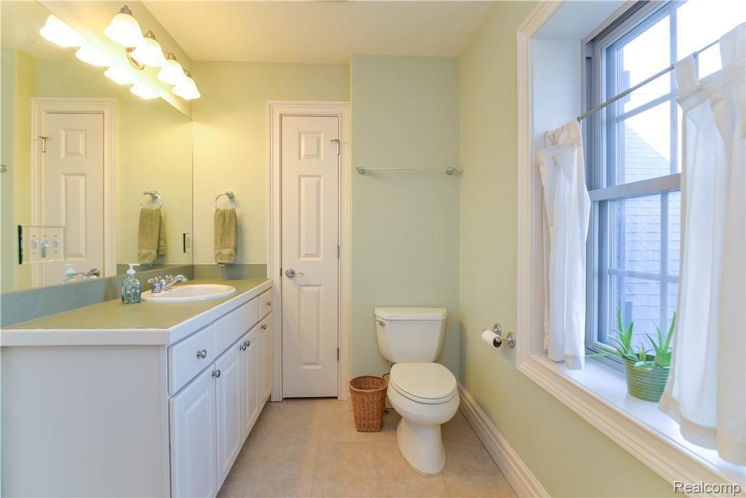 5877 Nottingham Point Brighton, MI 48116 - Photo 60 of 89 _AUG5984.jpg