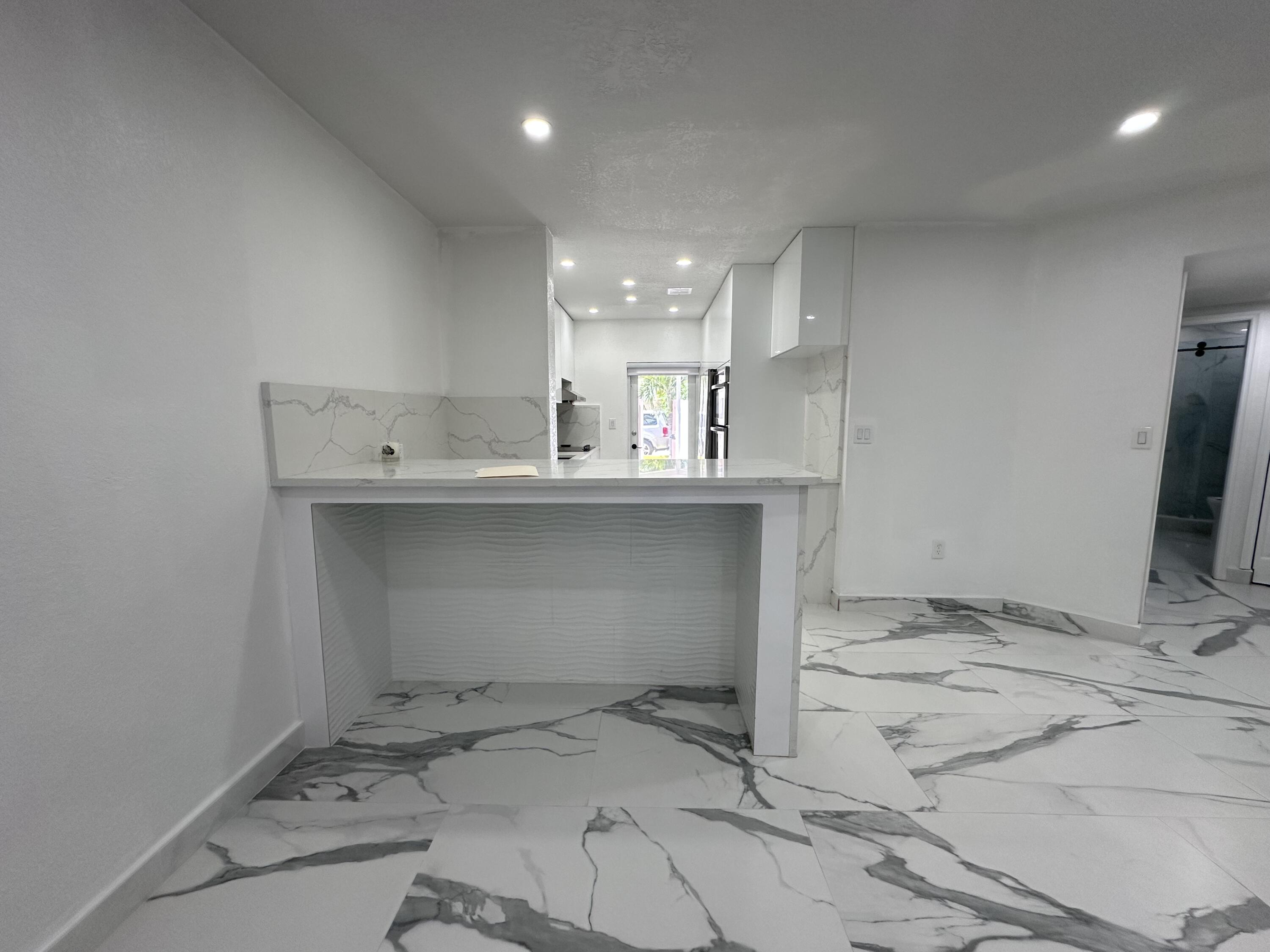 300 East 4th Street, Unit 103 Hialeah, FL 33010 - Photo 13 of 27 Breakfast