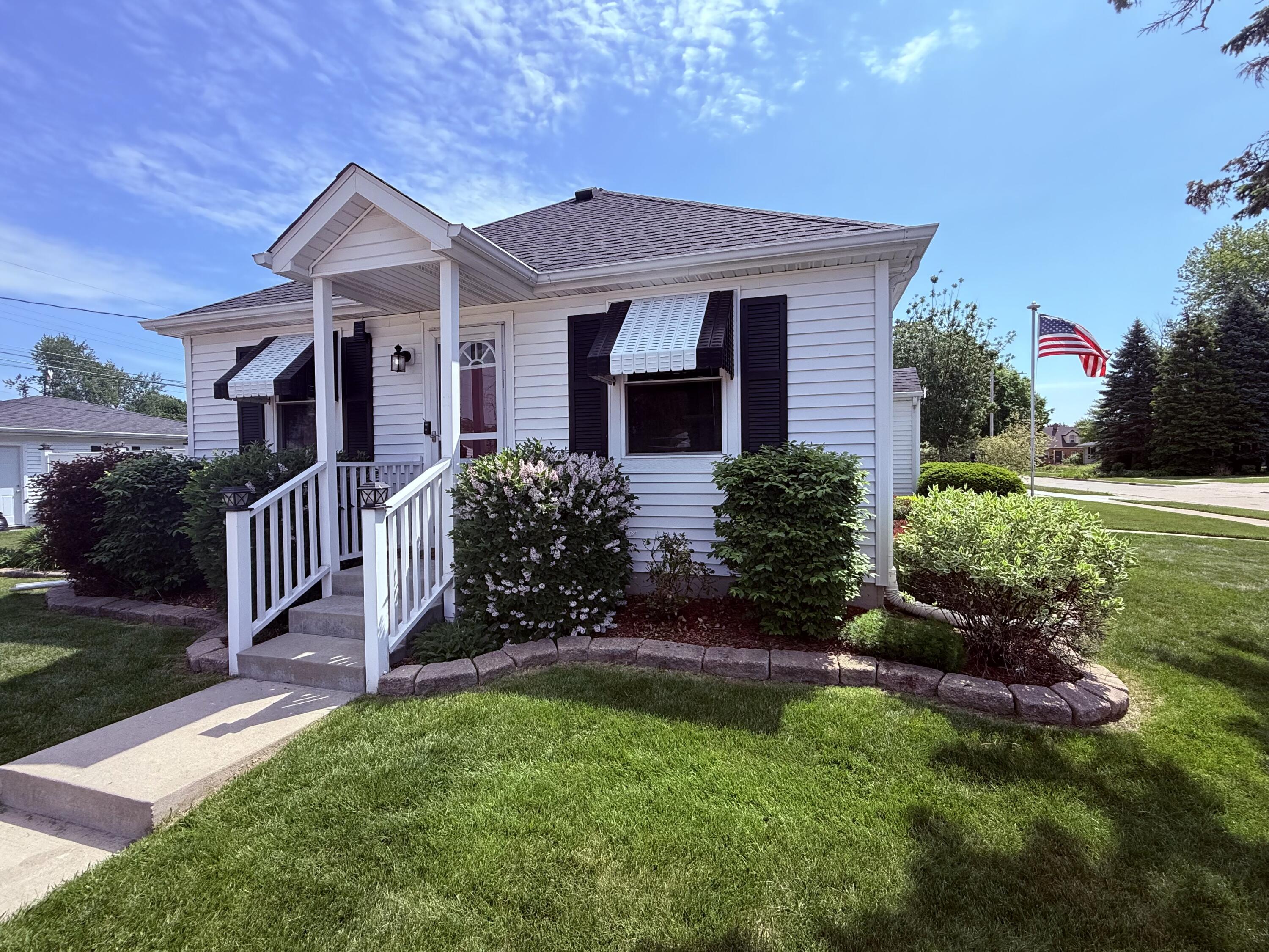 1826 26th Street Kenosha, WI 53140 - Photo 2 of 47 Front