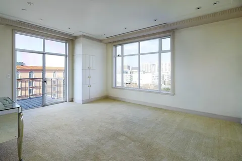 $5,000,000 | 2801 Turtle Creek Boulevard, Unit 8W, Dallas, TX 75219