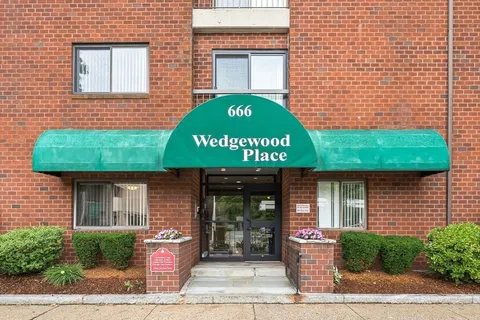 $649,900 | 666 Main Street, Unit 315, Winchester, MA 01890