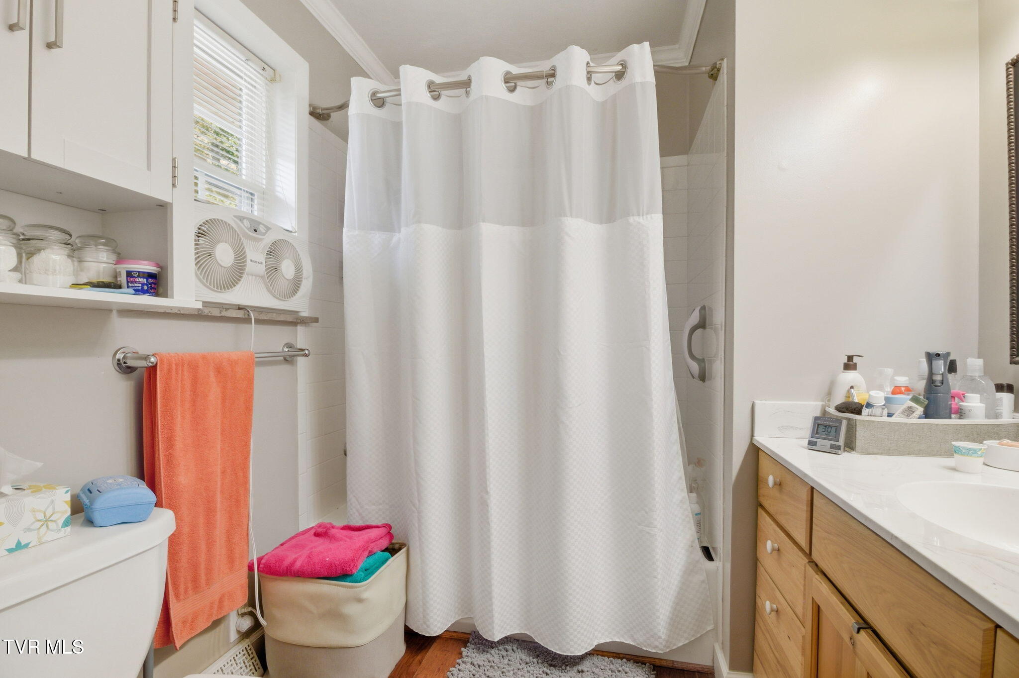 1411 Erwin Highway Greeneville, TN 37745 - Photo 18 of 44 primary bath