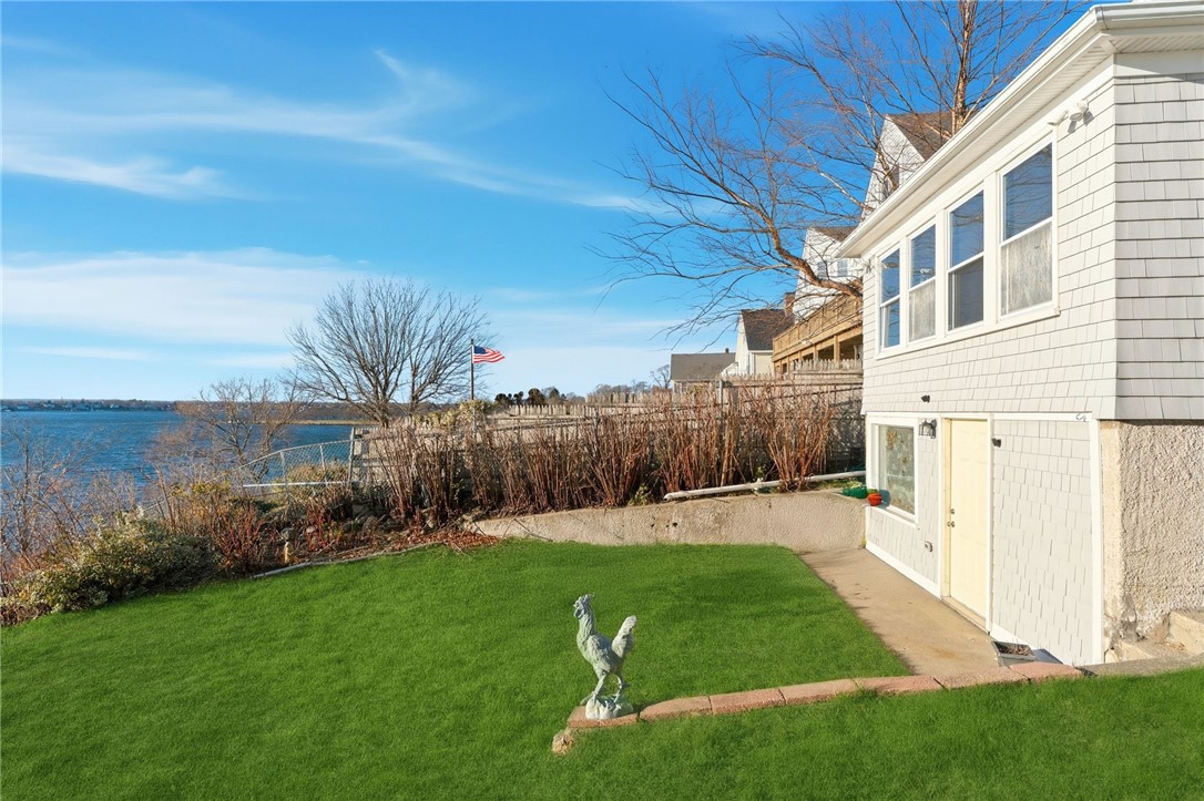 200 Narragansett Avenue East Providence, RI 02915 - Photo 12 of 27