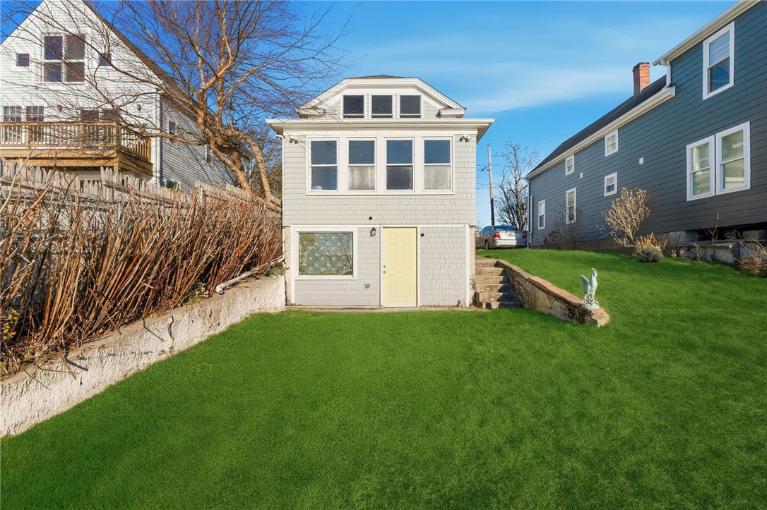 200 Narragansett Avenue East Providence, RI 02915 - Photo 22 of 27