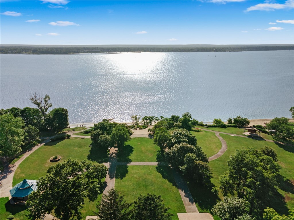 200 Narragansett Avenue East Providence, RI 02915 - Photo 24 of 27