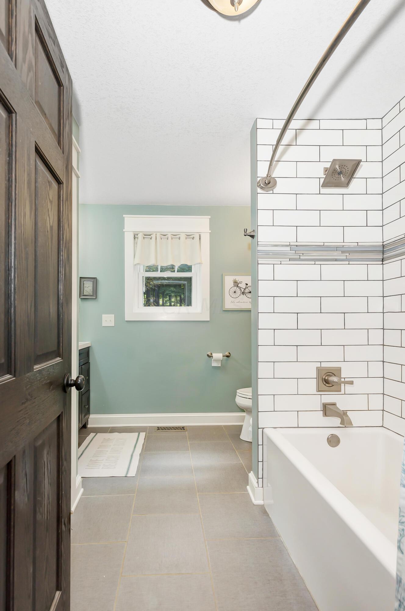 5173 Pleasant Chapel Road Southeast Newark, OH 43056 - Photo 13 of 118 11-Bathroom