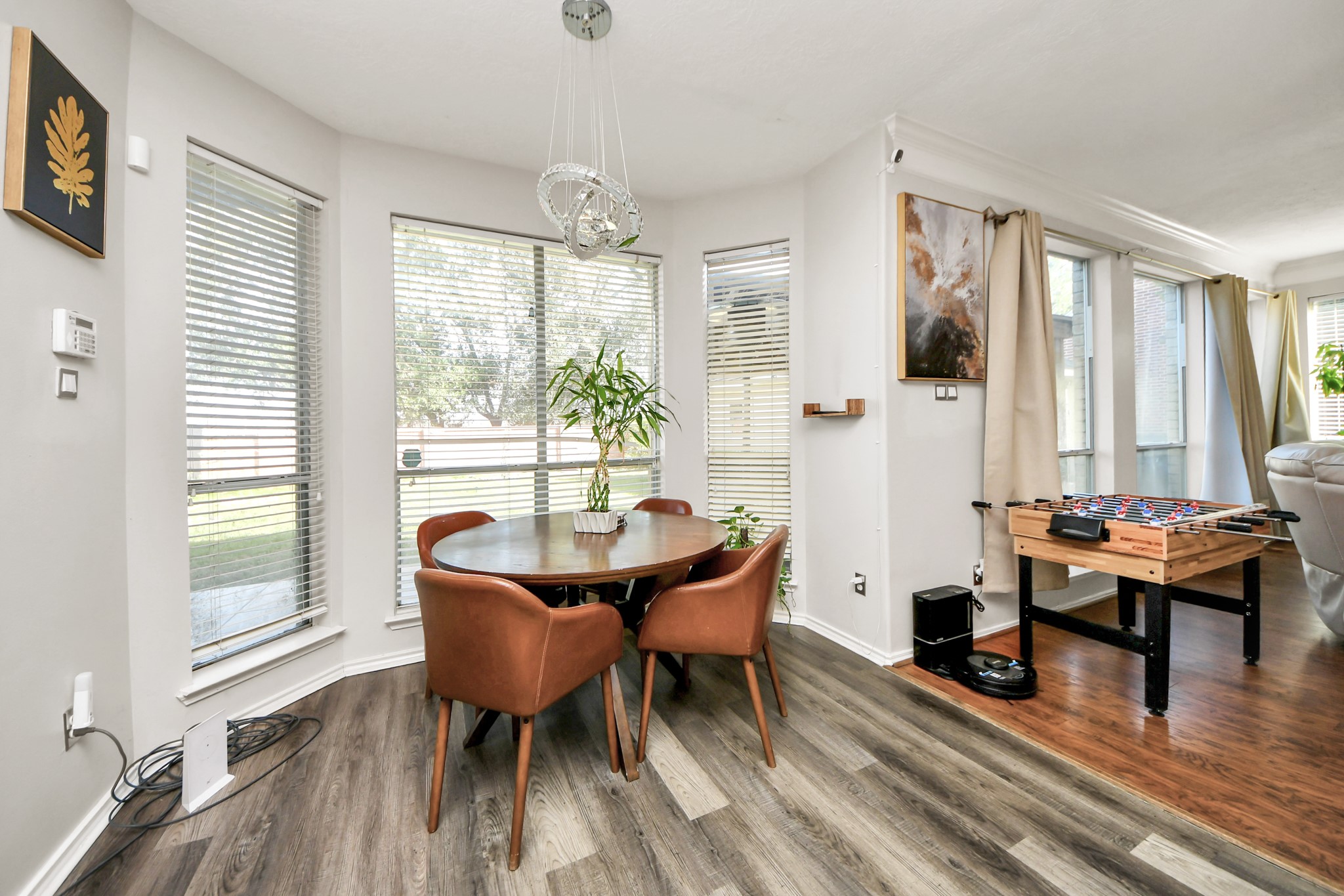 3515 Shadowside Court Houston, TX 77082 - Photo 11 of 31 a living room with furniture and a large window