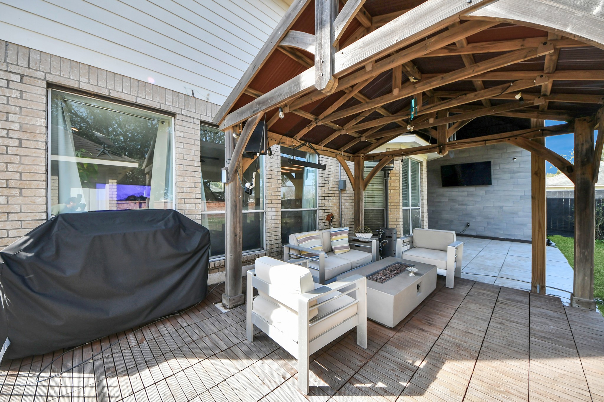 3515 Shadowside Court Houston, TX 77082 - Photo 26 of 31 a building outdoor space with patio furniture