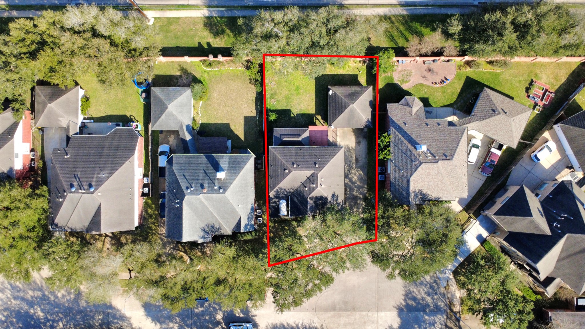 3515 Shadowside Court Houston, TX 77082 - Photo 30 of 31 an aerial view of residential house with outdoor space and parking
