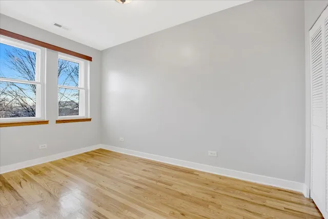 $2,035 | 3918 North Kedvale Avenue, Unit 2N, Chicago, IL 60641