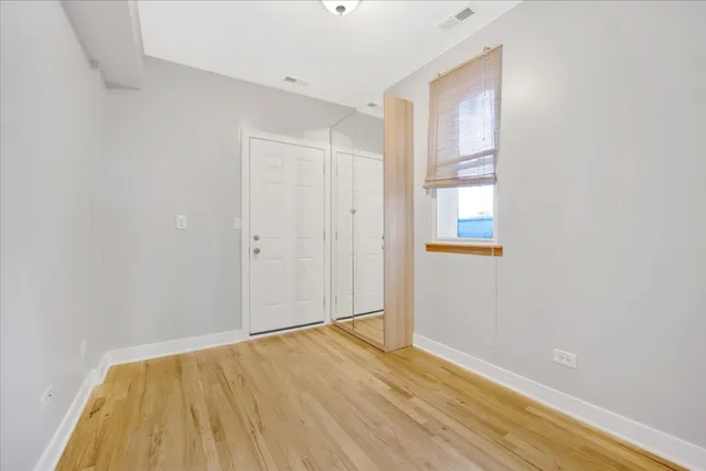 $2,035 | 3918 North Kedvale Avenue, Unit 2N, Chicago, IL 60641