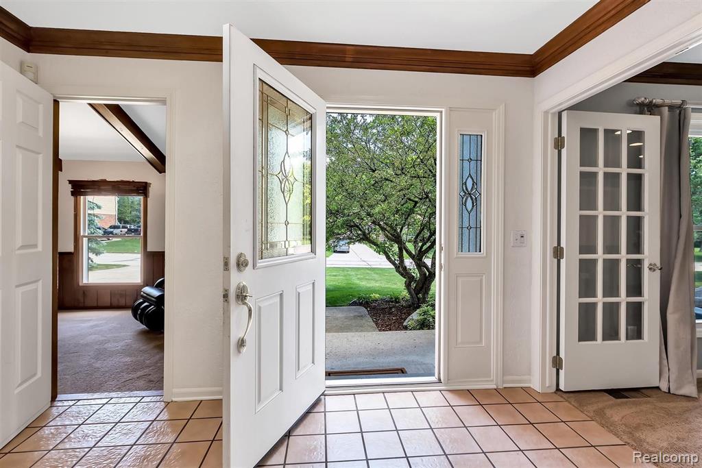 25735 Rutledge Crossing Farmington Hills, MI 48335 - Photo 4 of 53