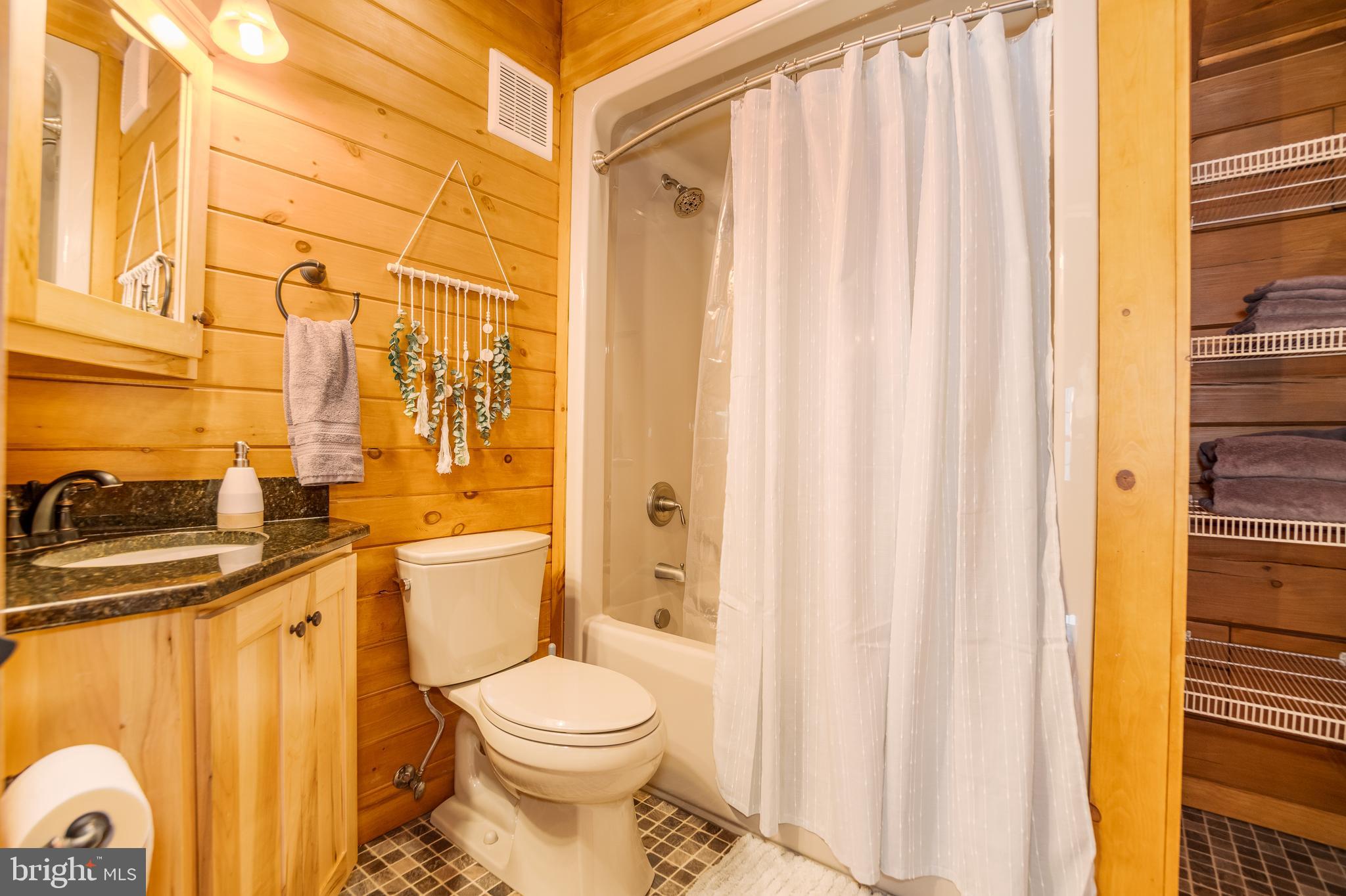 948 Legeer Road Grantsville, MD 21536 - Photo 63 of 94 Upper Full Bathroom
