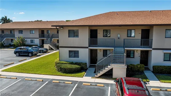 $1,350 | 4790 South Cleveland Avenue, Unit 2105, Fort Myers, FL 33907