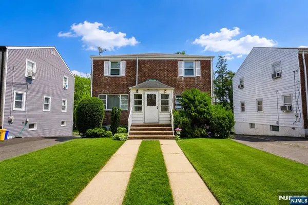 $399,000 | 605 Linden Avenue, Teaneck, NJ 07666