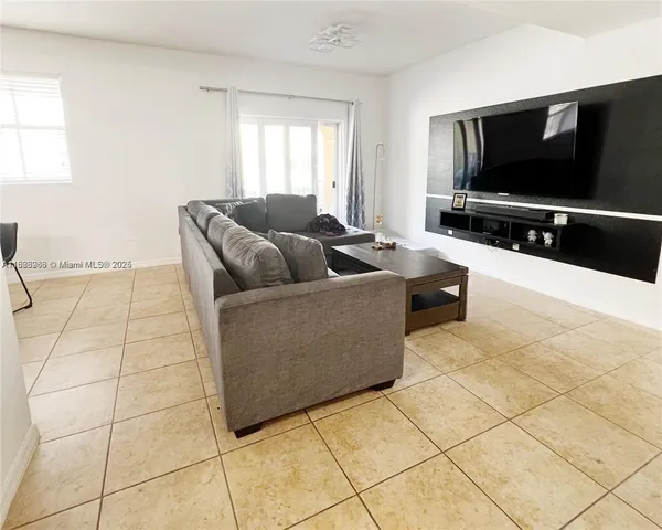 $2,650 | 8899 Northwest 107th Court, Unit 218, Doral, FL 33178