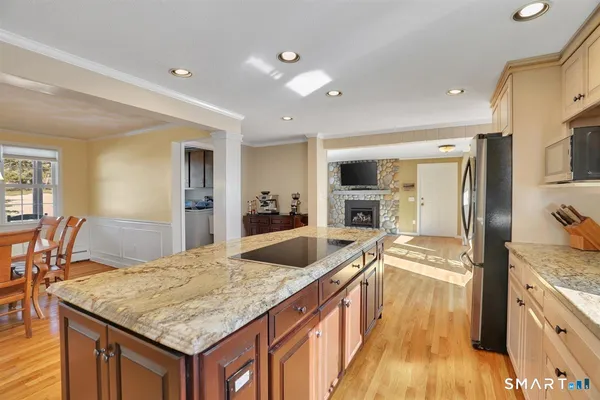 $675,000 | 36 Clifdon Drive, Simsbury, CT 06070