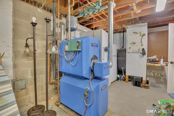 $675,000 | 36 Clifdon Drive, Simsbury, CT 06070