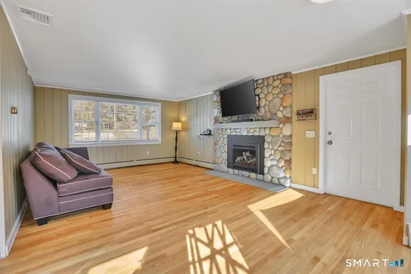 $675,000 | 36 Clifdon Drive, Simsbury, CT 06070