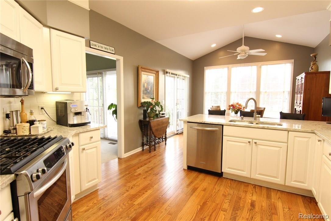 1679 Maple Creek Court, Unit 47 Rochester, MI 48306 - Photo 14 of 31 IMG_6639.JPG