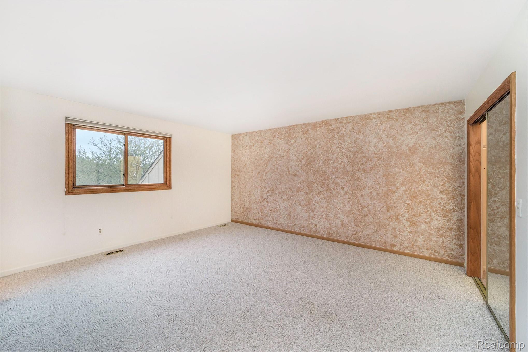 2139 Rochelle Park Drive, Unit 73 Rochester, MI 48309 - Photo 14 of 34 017A6424.jpg