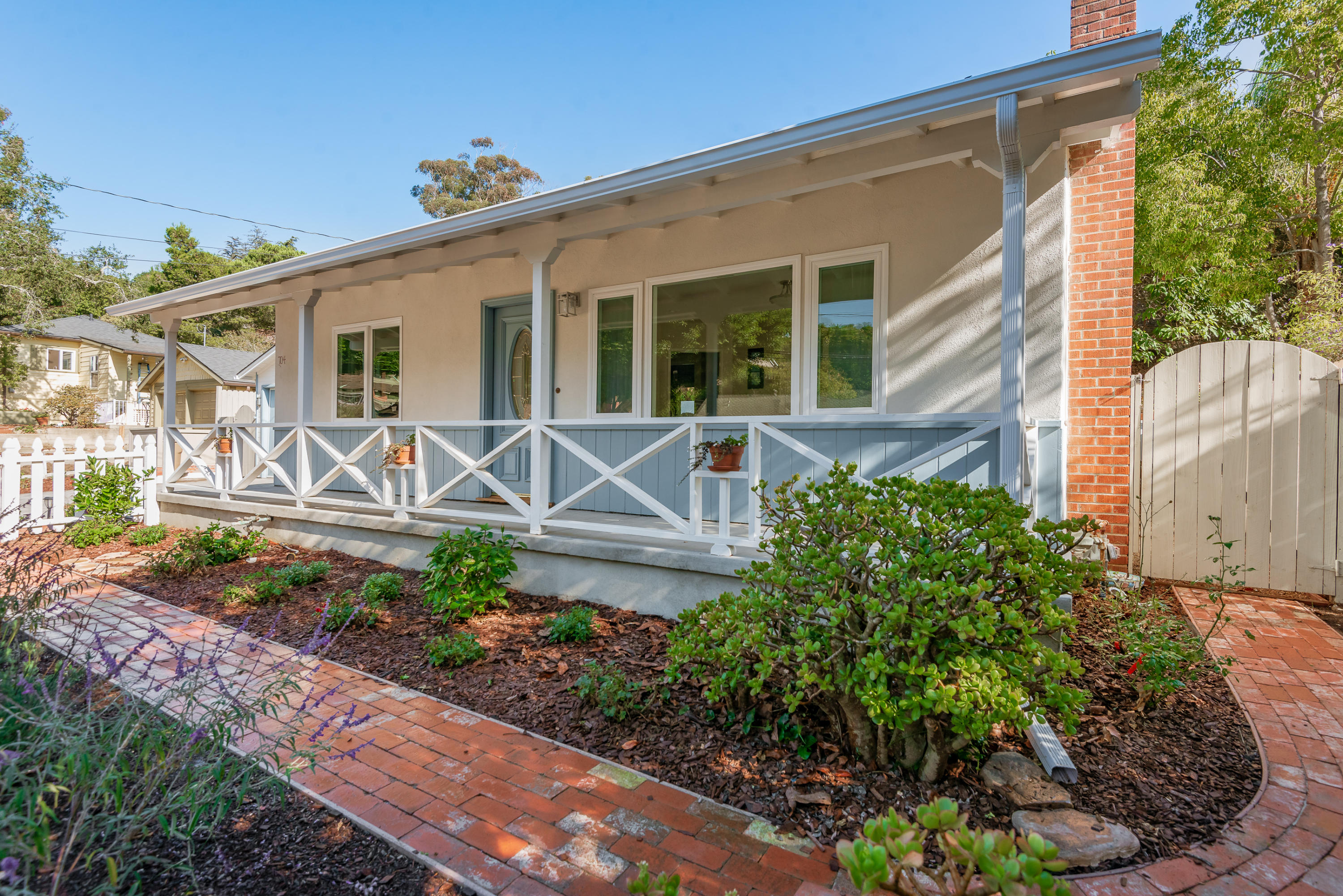 704 Fellowship Road Santa Barbara, CA 93109 - Photo 2 of 19 Front Porch
