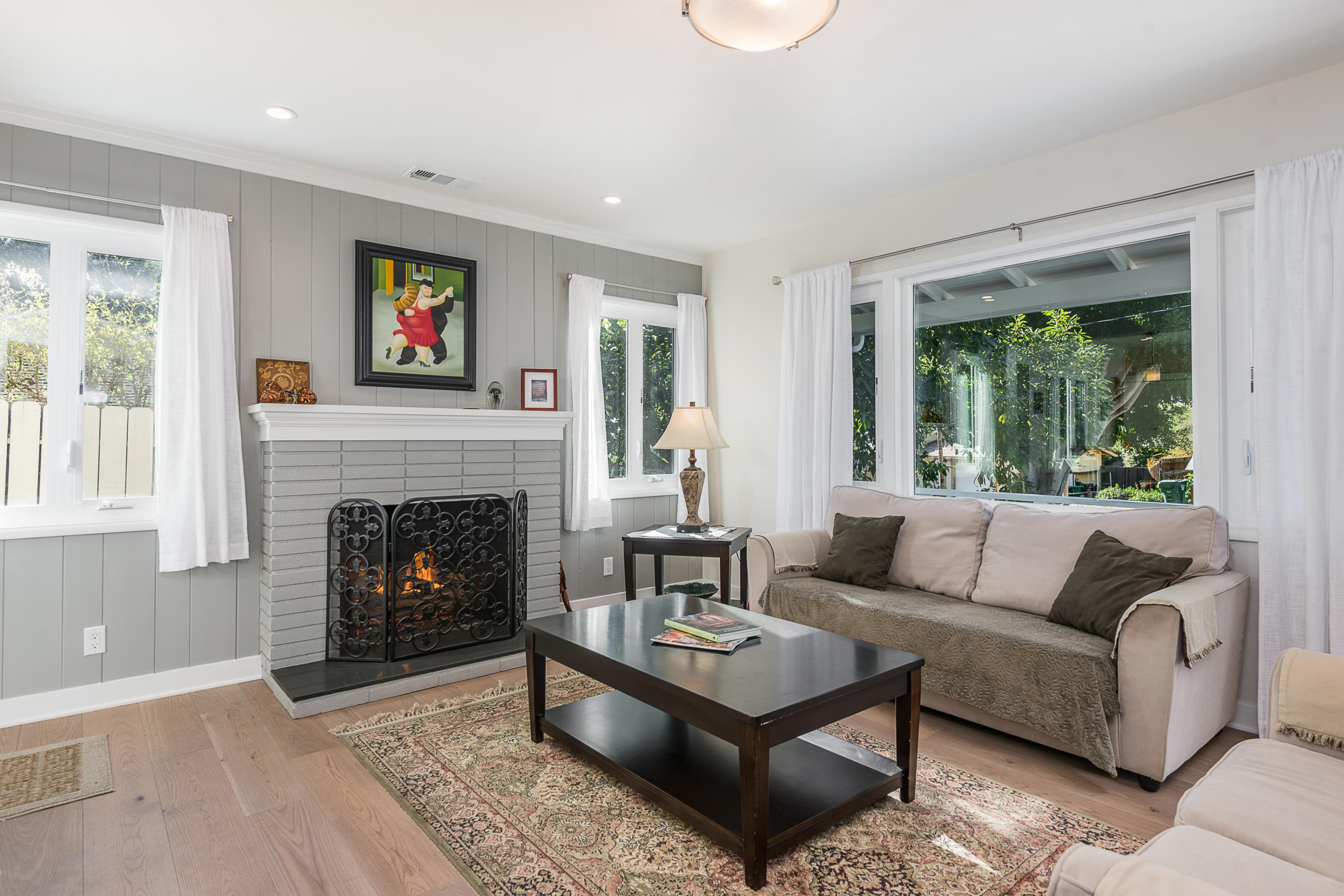 704 Fellowship Road Santa Barbara, CA 93109 - Photo 4 of 19 Living Room