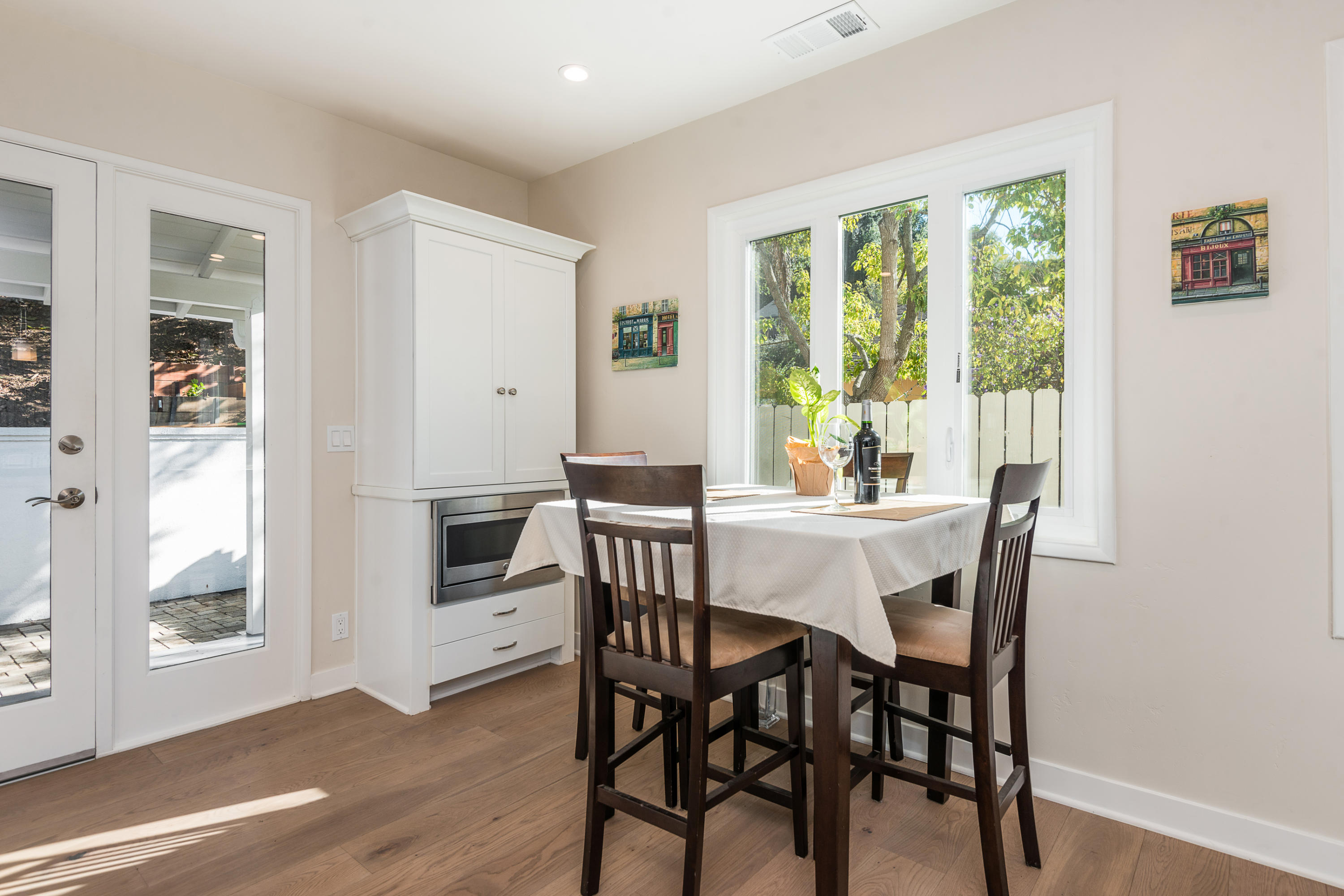 704 Fellowship Road Santa Barbara, CA 93109 - Photo 8 of 19 Breakfast / Dining