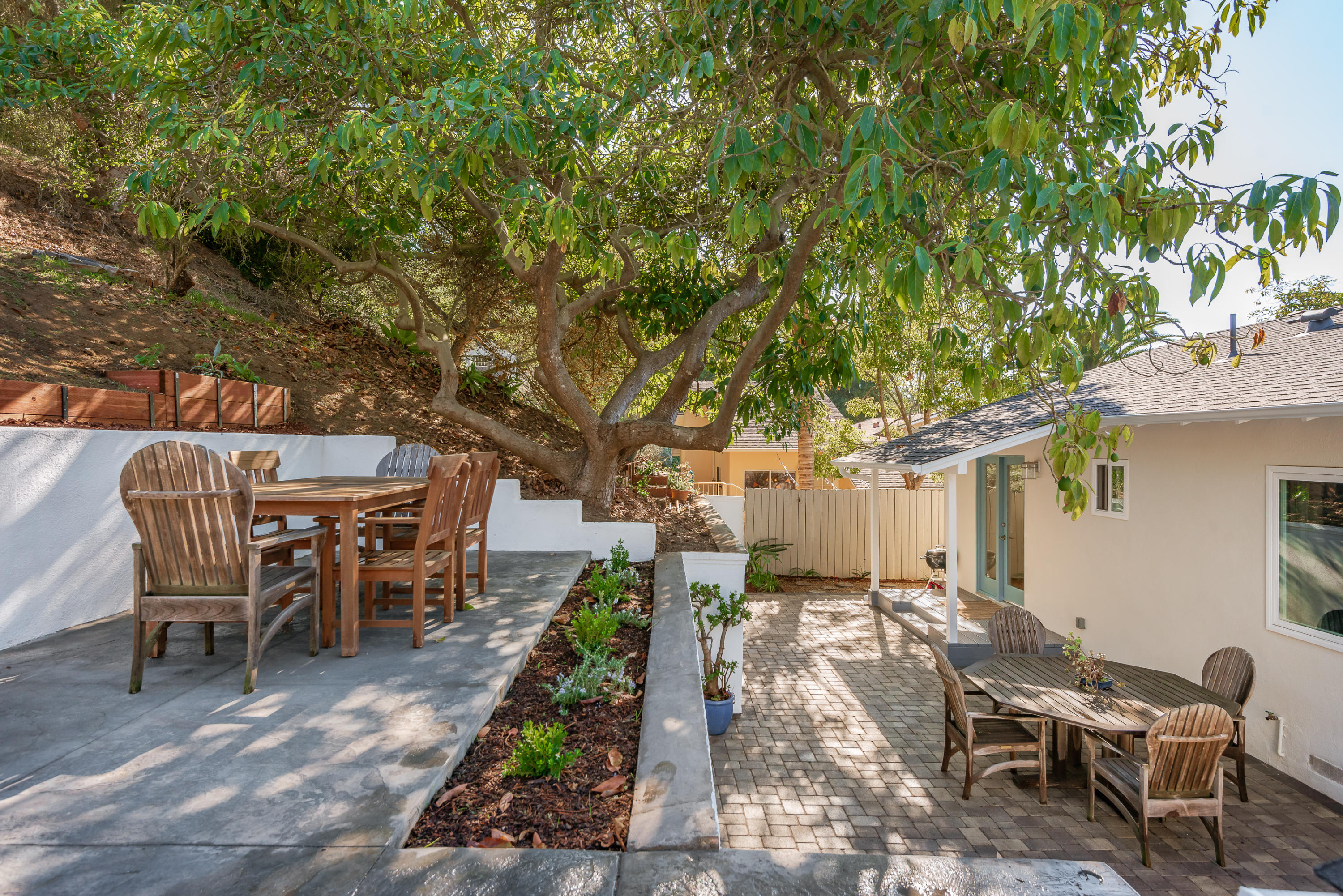 704 Fellowship Road Santa Barbara, CA 93109 - Photo 10 of 19 Entertain & lounge