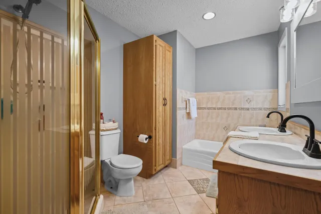 $409,000 | 8021 Elbe Street, Circle Pines, MN 55014