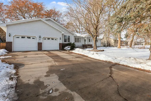 $409,000 | 8021 Elbe Street, Circle Pines, MN 55014