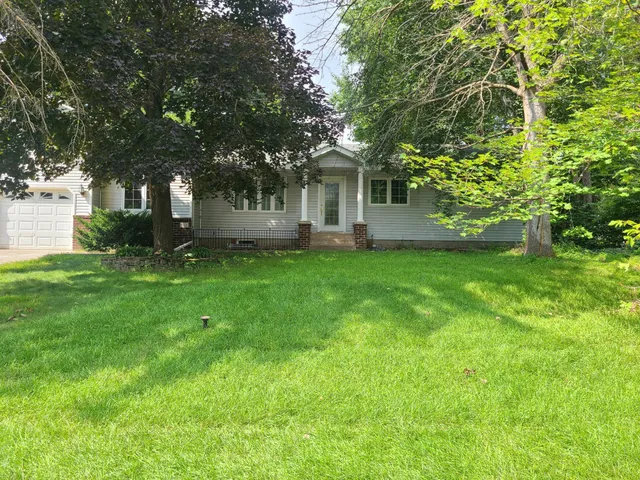 $409,000 | 8021 Elbe Street, Circle Pines, MN 55014