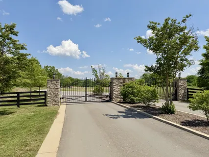 $2,451,727 | 1501 St Charles Drive, Arrington, TN 37014