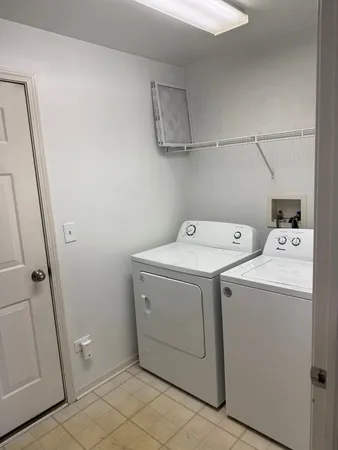 $2,300 | 111 West Chatham Lane, Round Lake, IL 60073