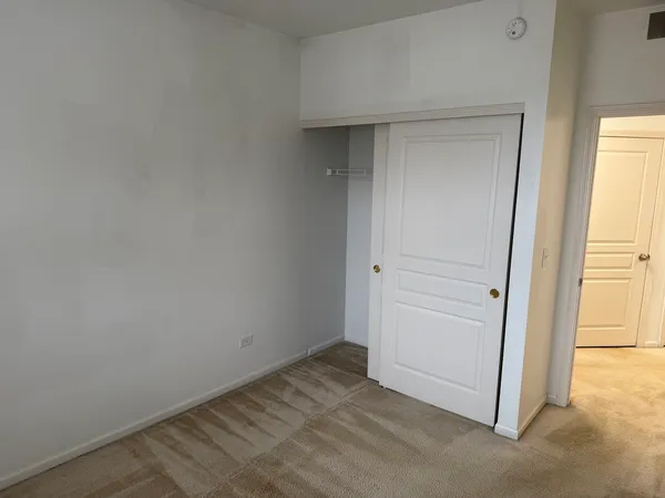 $2,300 | 111 West Chatham Lane, Round Lake, IL 60073