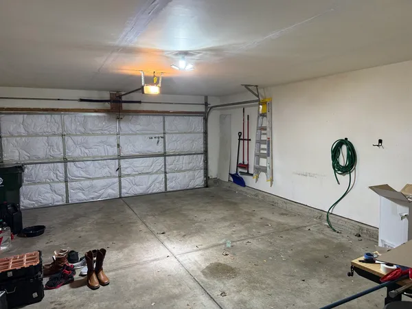 $2,300 | 111 West Chatham Lane, Round Lake, IL 60073