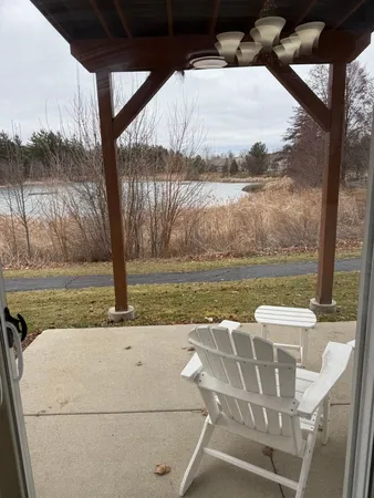 $2,300 | 111 West Chatham Lane, Round Lake, IL 60073